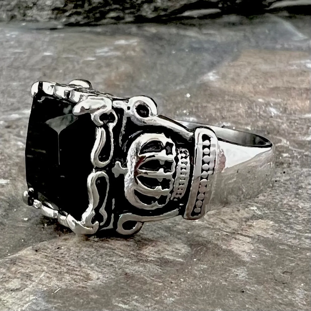 Black Stone - Crown Ring - Black Stone - R54