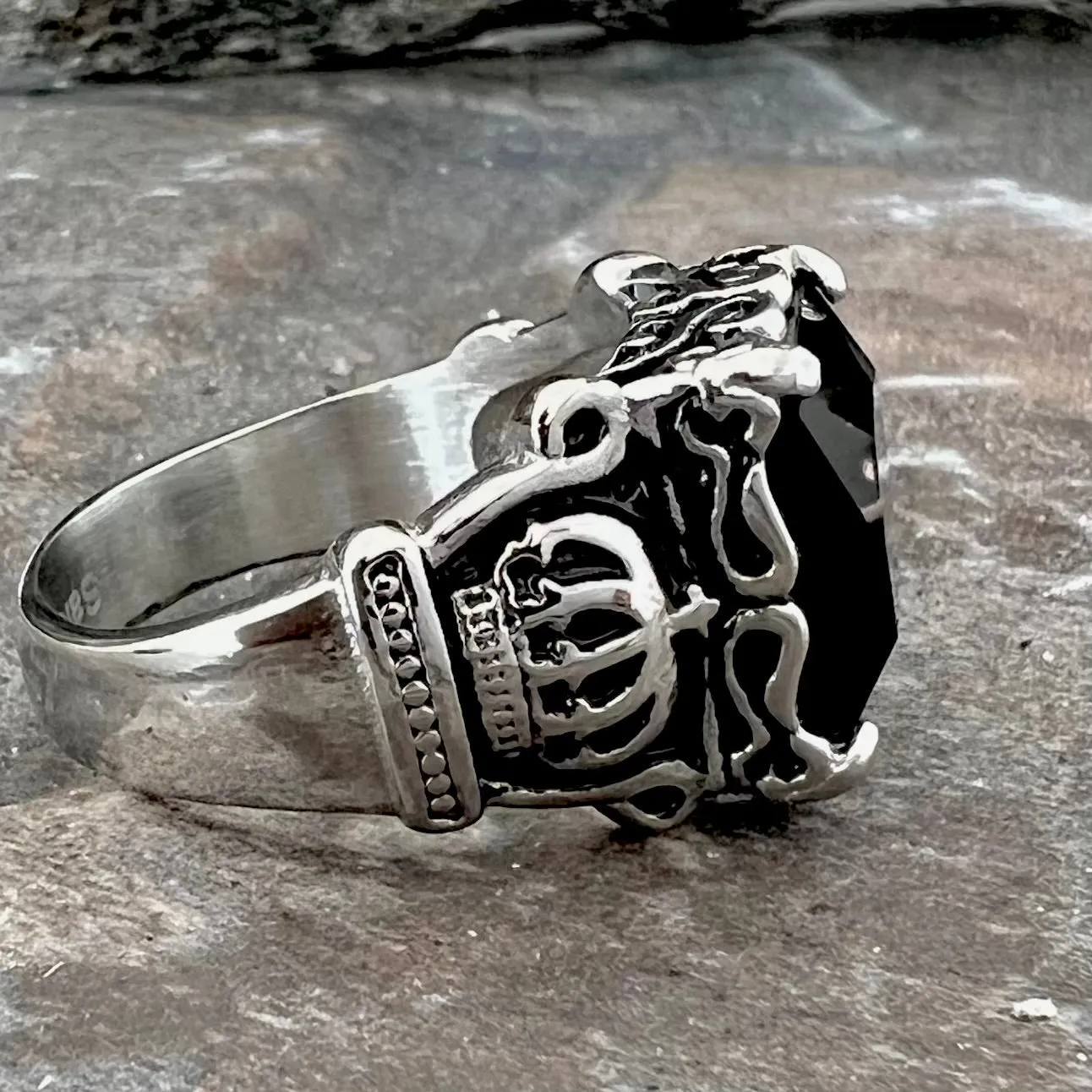 Black Stone - Crown Ring - Black Stone - R54