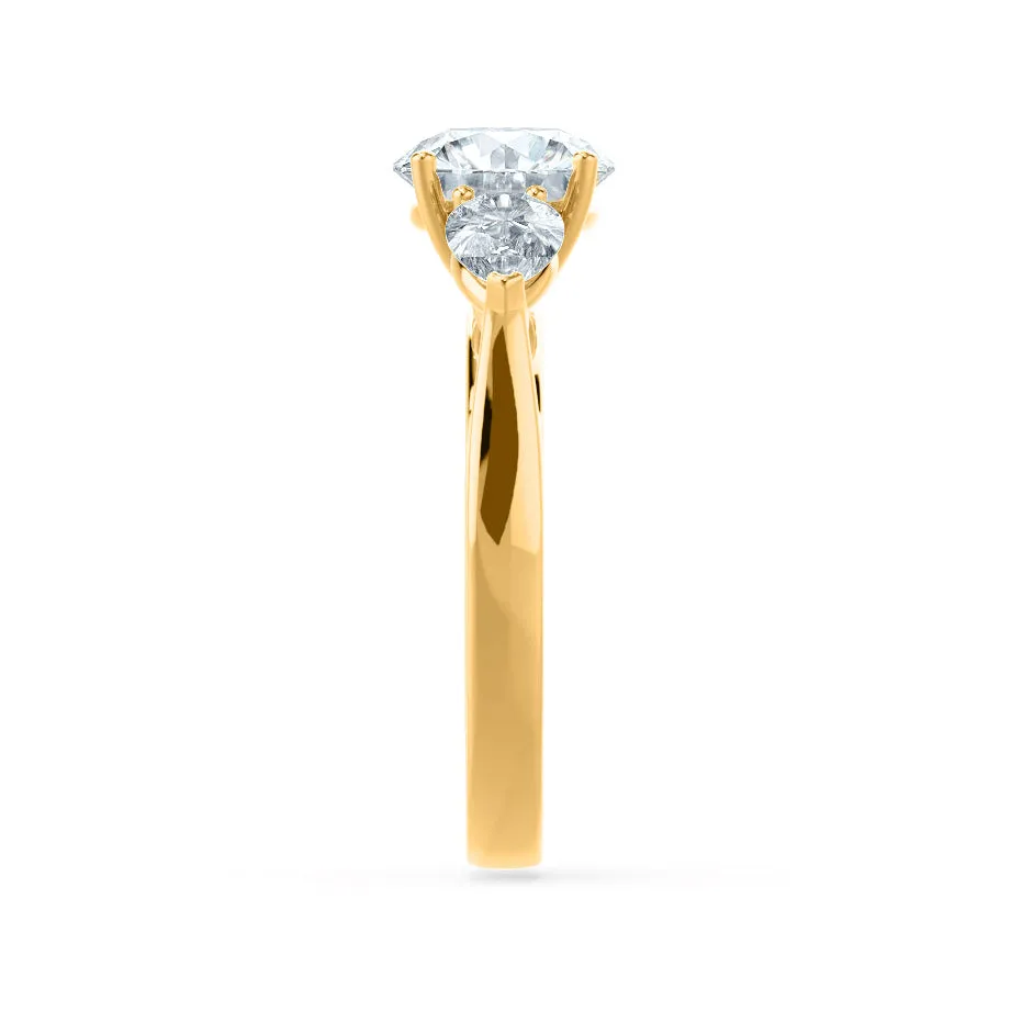 BLOSSOM - Round Moissanite & Pear Cut Diamond 18k Yellow Gold Trilogy