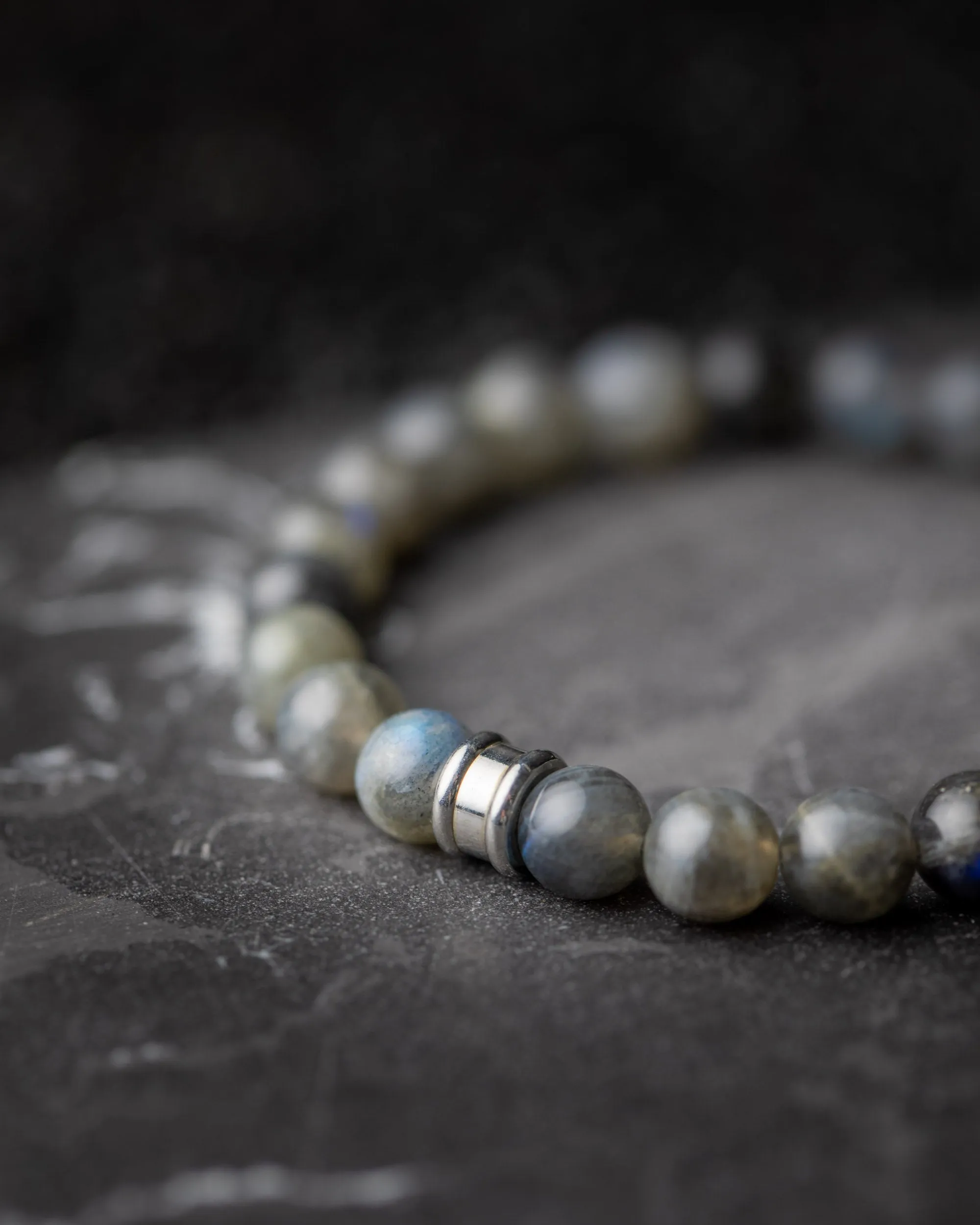 Bracelet with 8mm Labradorite stone