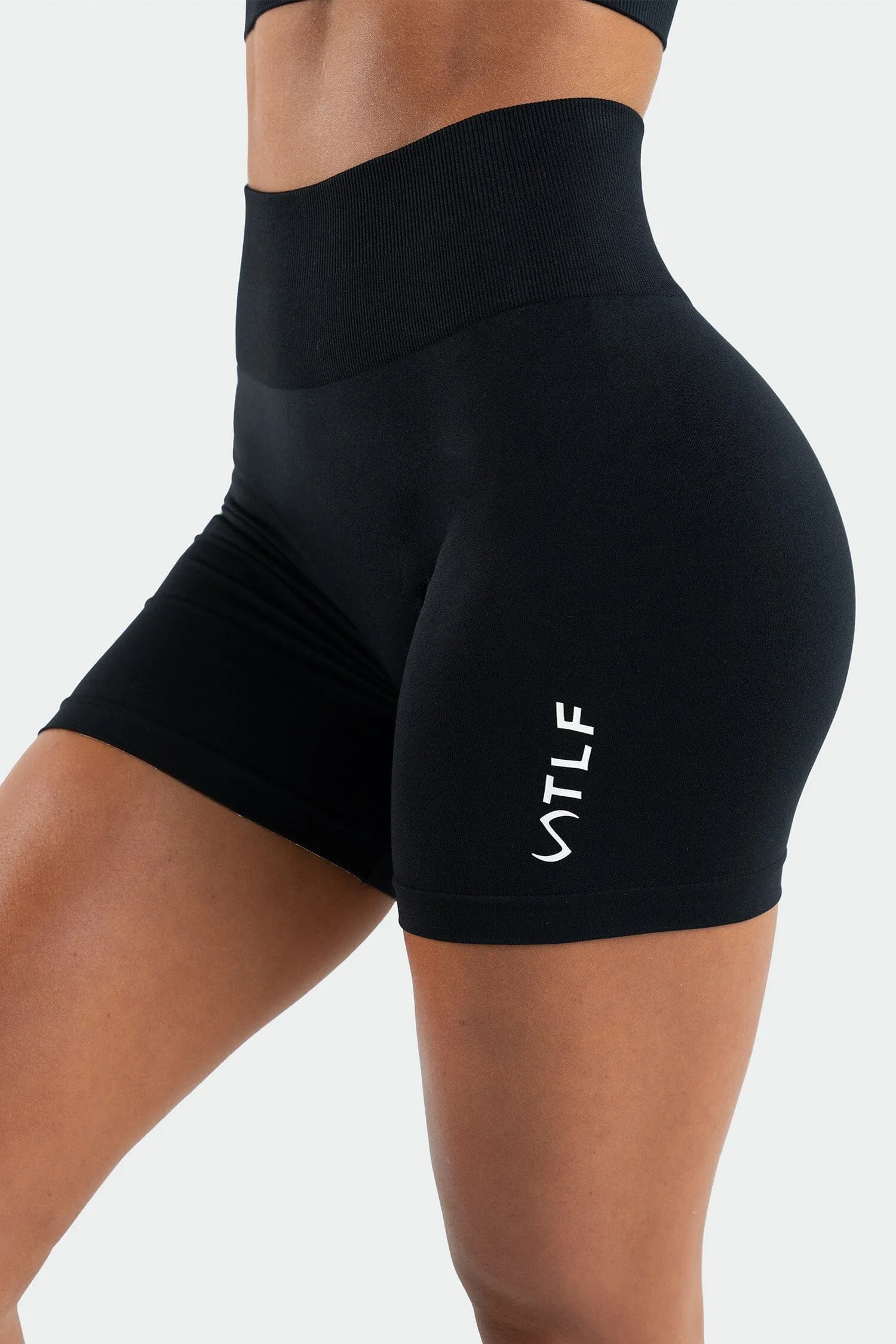 Cosmic Seamless Scrunch Butt Shorts