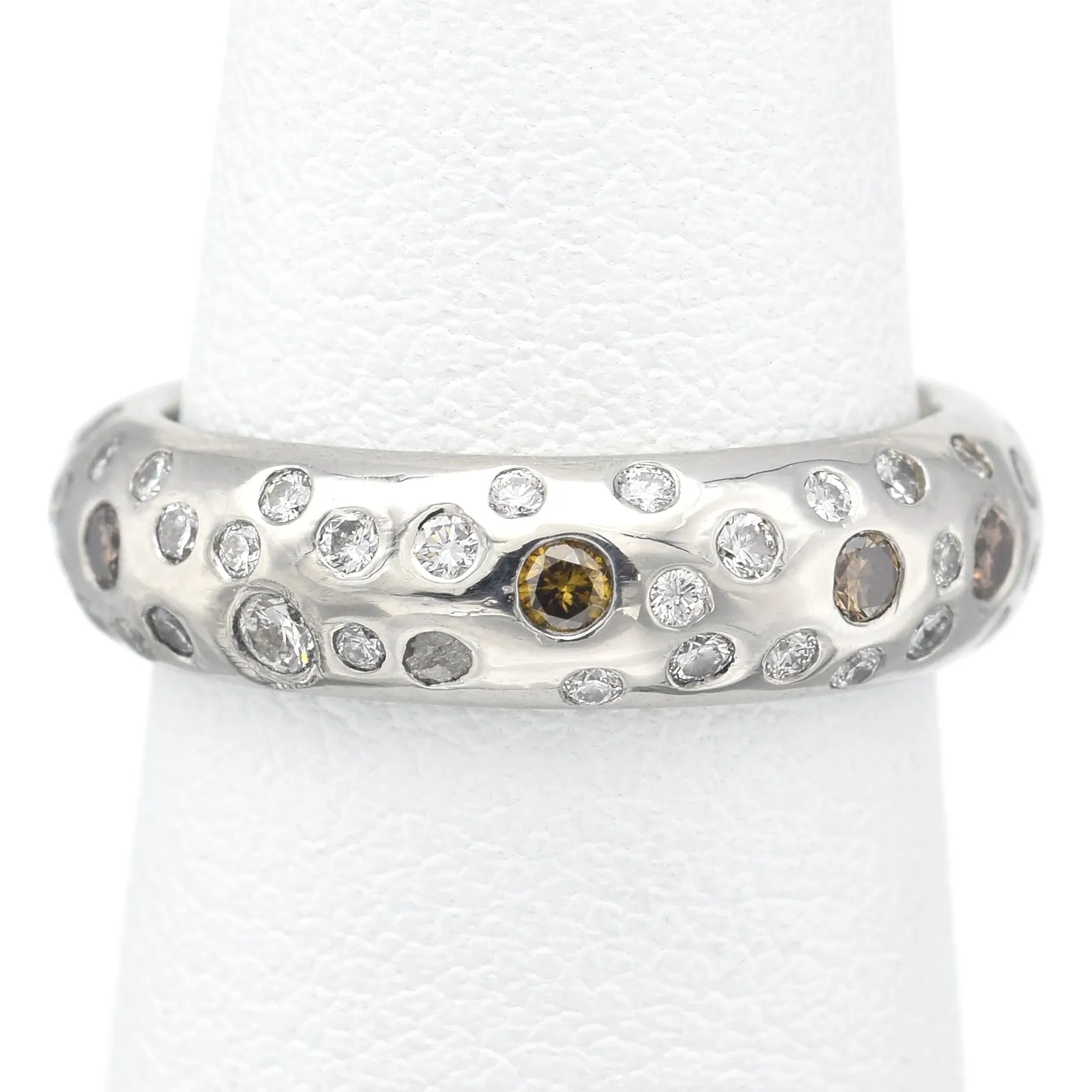 Estate Platinum 0.95 TCW Chocolate & White Diamond Band Ring