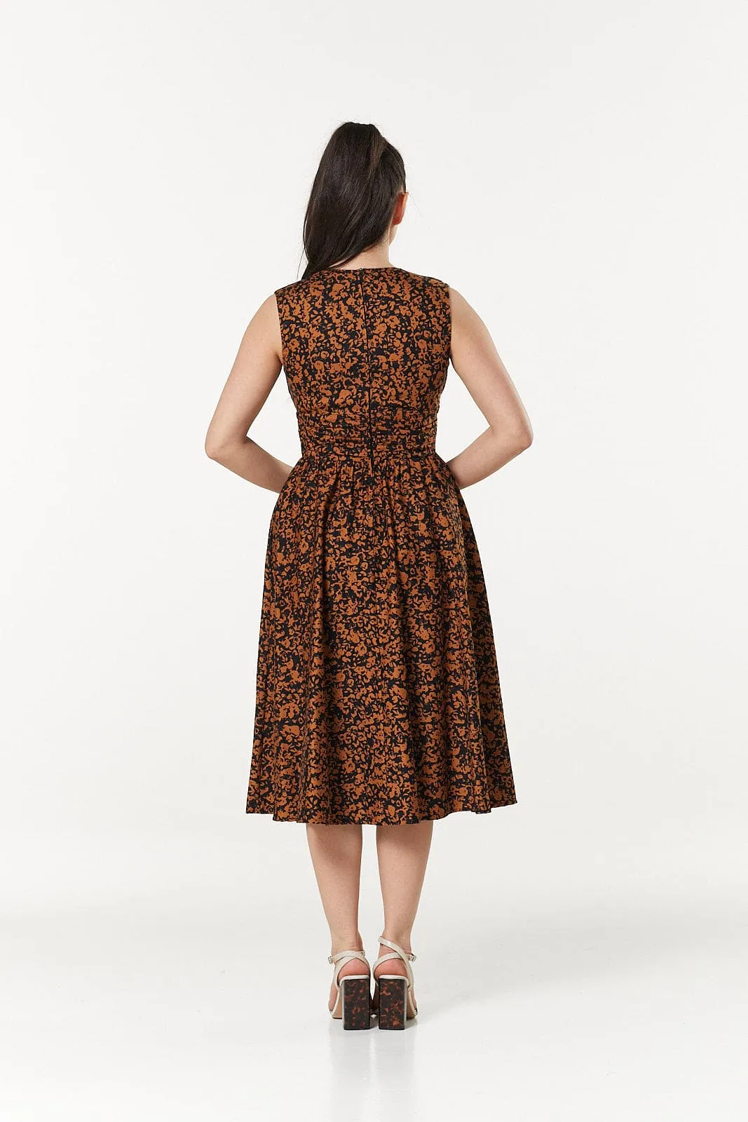 Printed Jackie V Nec, Sleeveless Midi Dress in Cotton Sateen