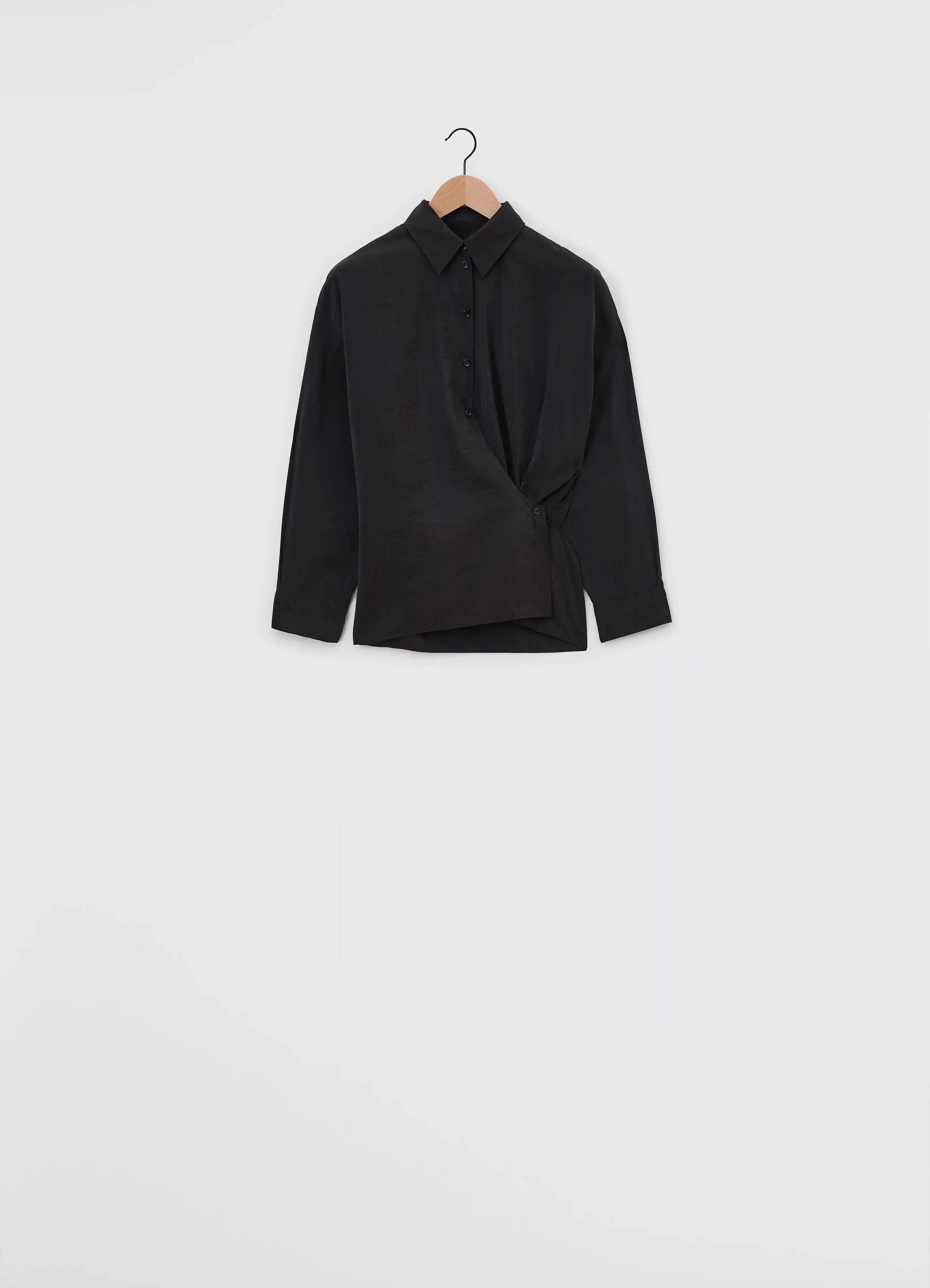 STRAIGHT COLLAR TWISTED SHIRT